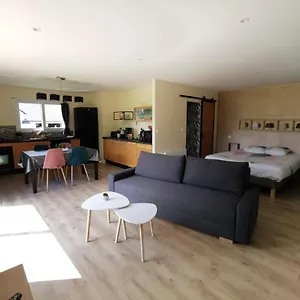  Hébergement de vacances Maison-gîte Au Bord De L'oust Avec Jacuzzi